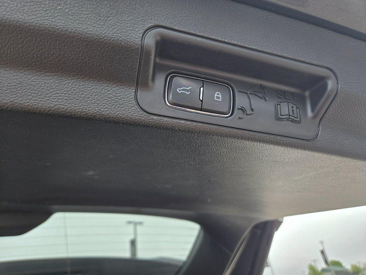 2020 Ford Explorer XLT - Photo #27
