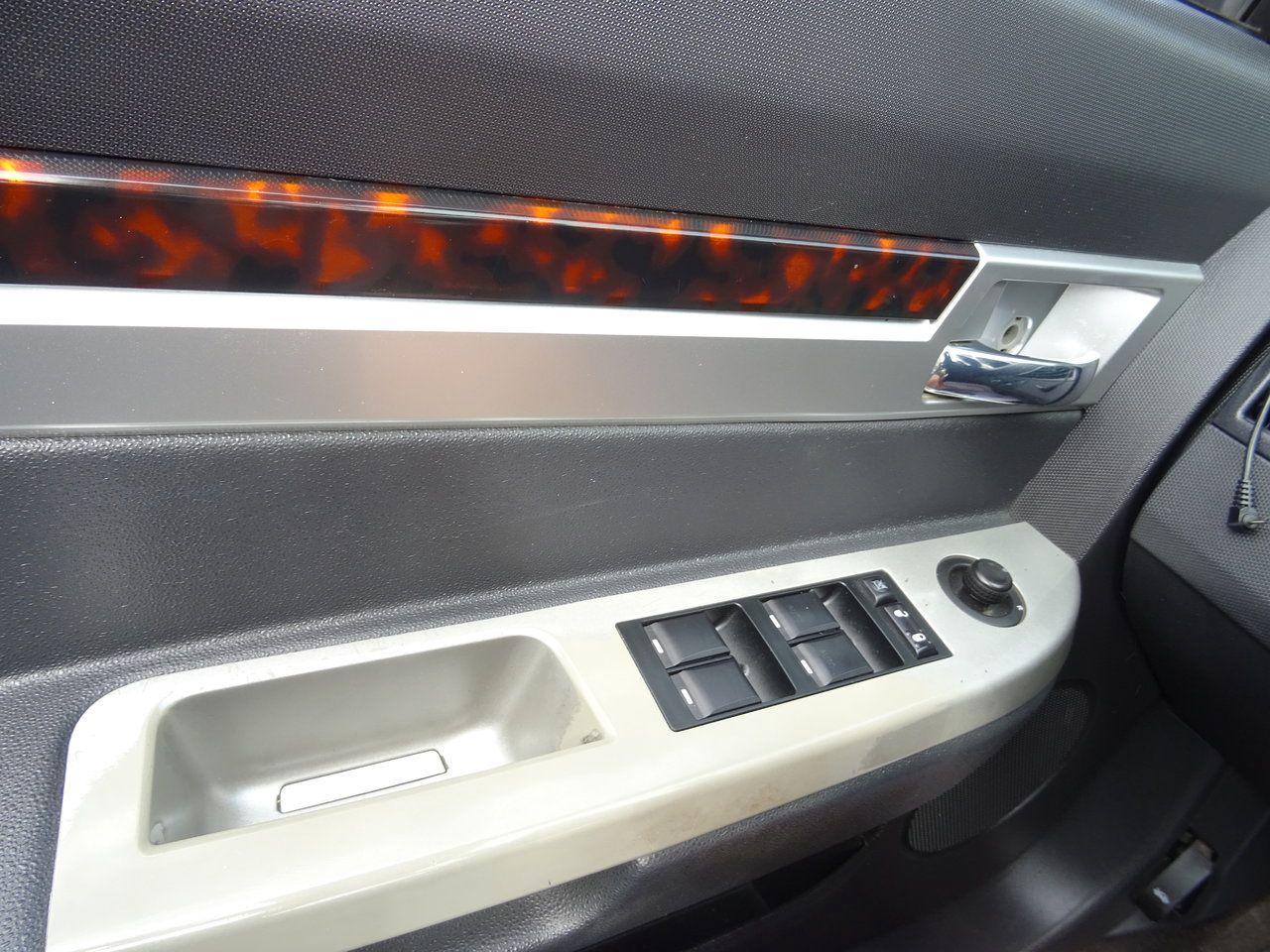 2009 Chrysler Sebring Limited  - Photo #17