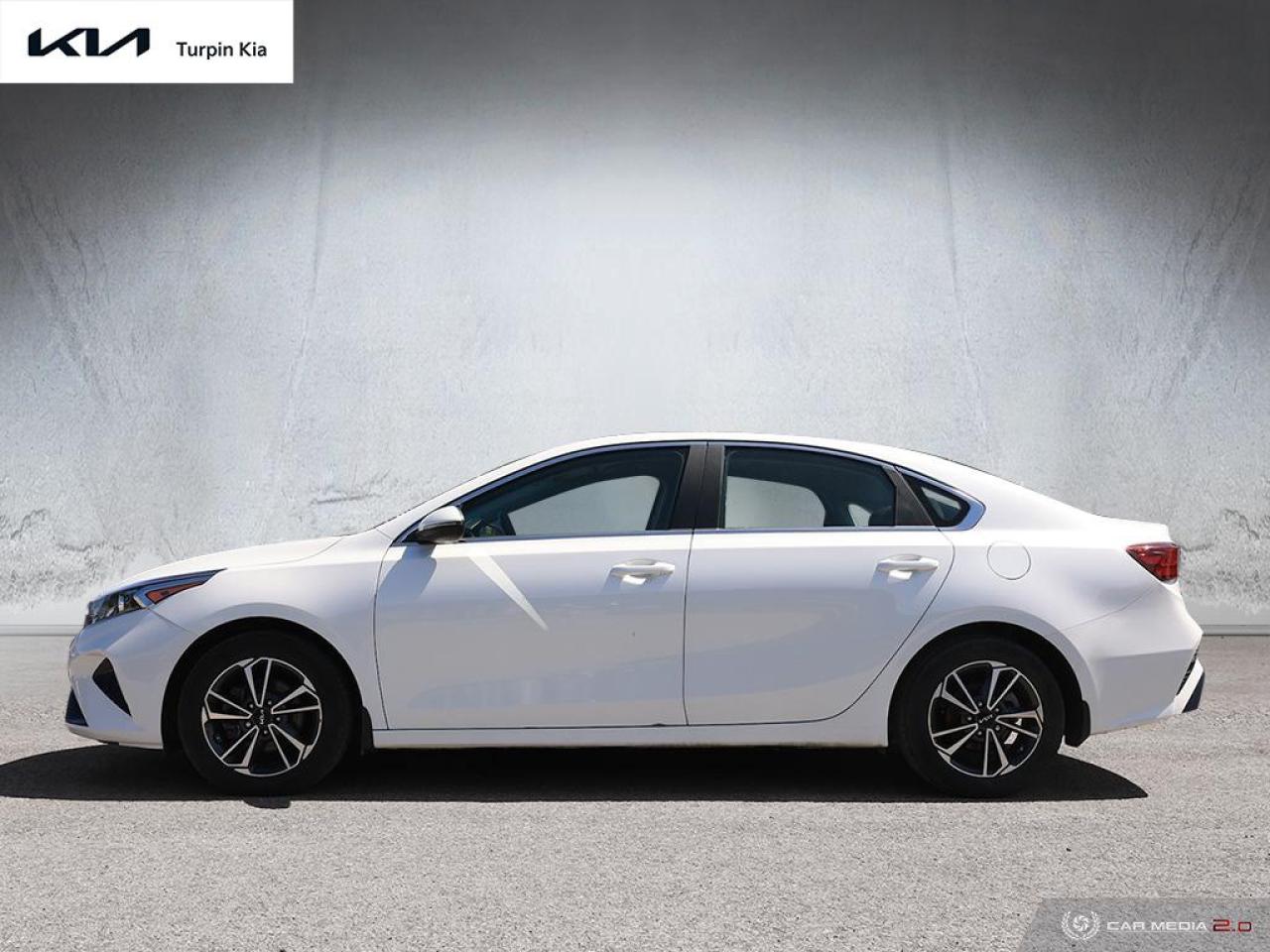 2023 Kia Forte EX Photo2