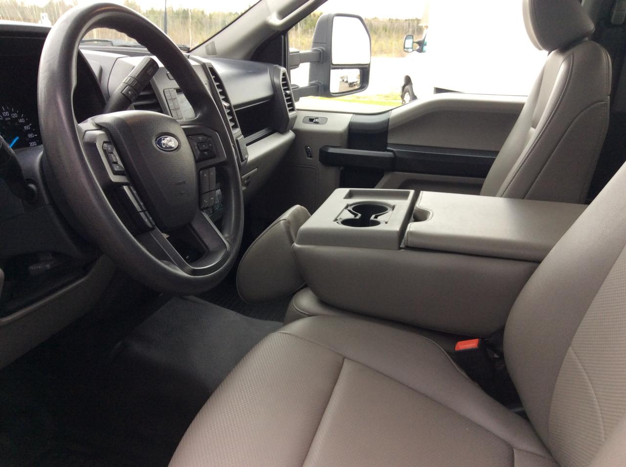 2022 Ford F-450 XL Photo