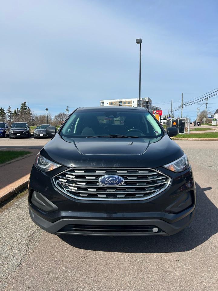 2020 Ford Edge SE - Photo #2