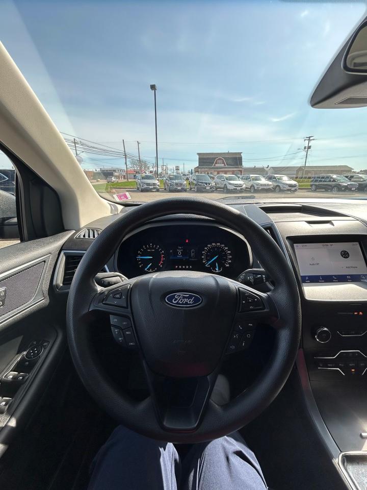 2020 Ford Edge SE - Photo #9