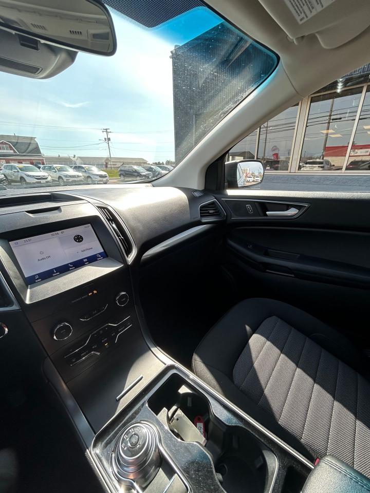 2020 Ford Edge SE - Photo #10