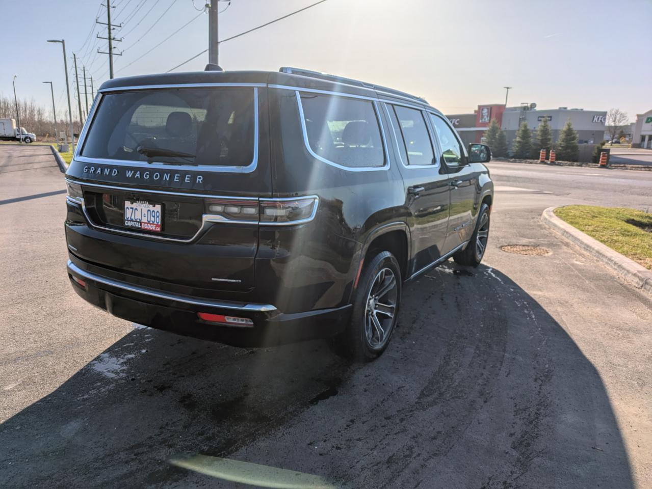 2022 Jeep Grand Wagoneer  - Photo #5