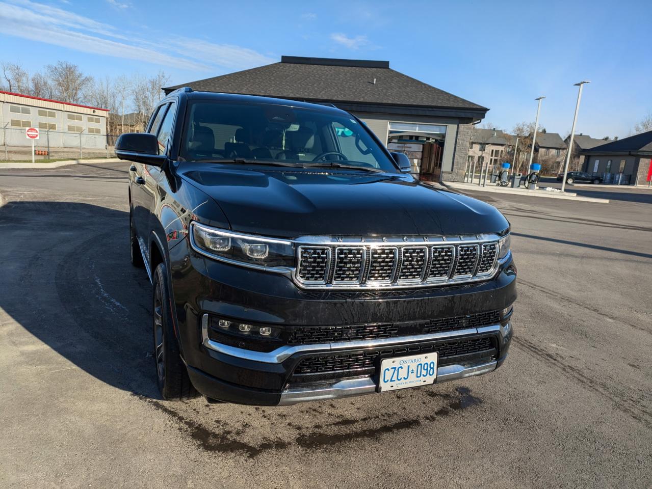 2022 Jeep Grand Wagoneer  - Photo #2