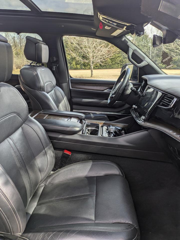 2022 Jeep Grand Wagoneer  - Photo #14