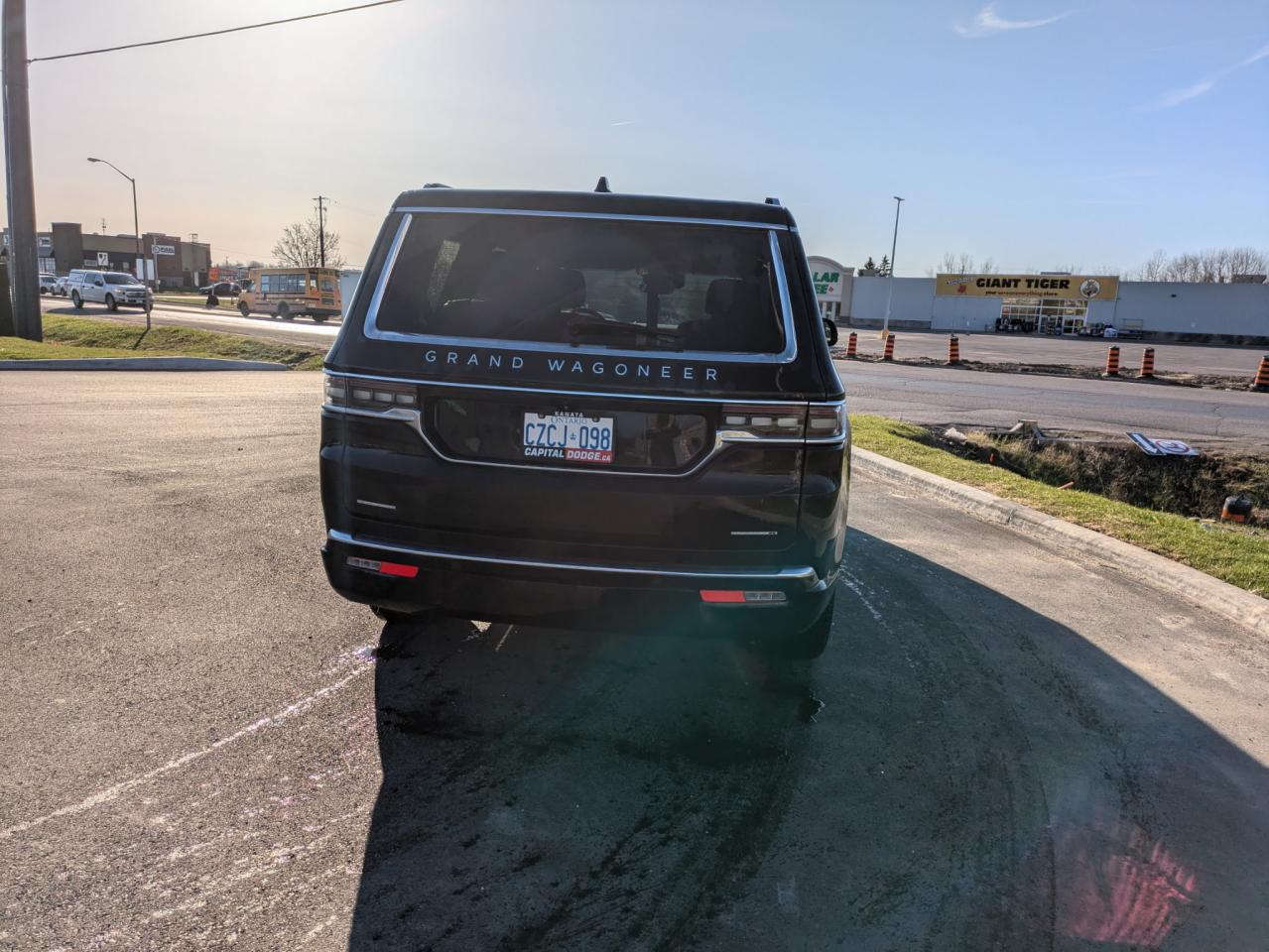 2022 Jeep Grand Wagoneer  - Photo #6