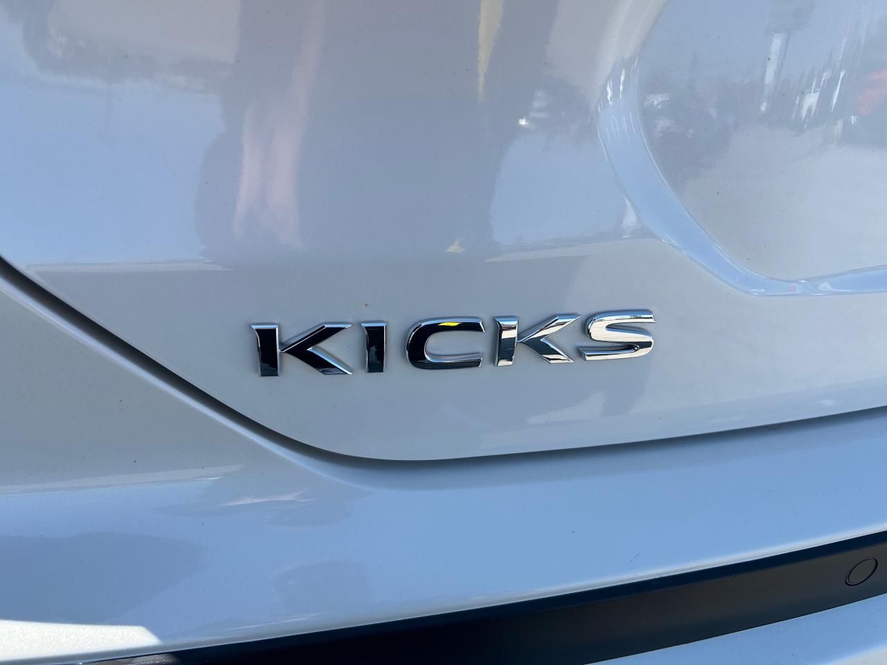 2021 Nissan Kicks SV FWD - Photo #6