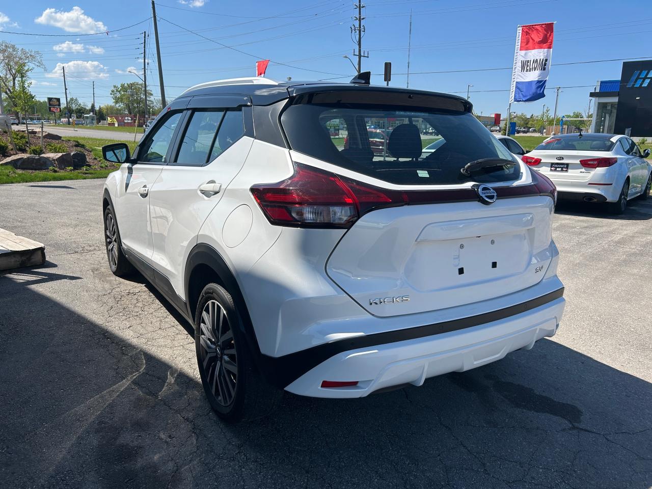 2021 Nissan Kicks SV FWD - Photo #4