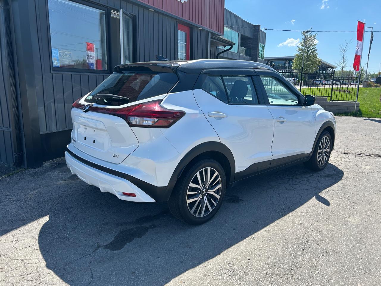 2021 Nissan Kicks SV FWD - Photo #2