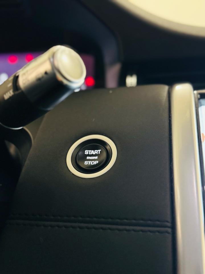 2022 Land Rover Discovery Sport SE - Photo #14