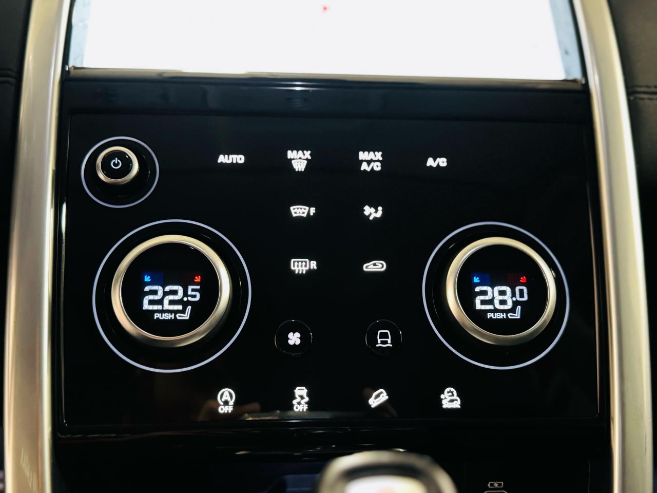 2022 Land Rover Discovery Sport SE - Photo #17