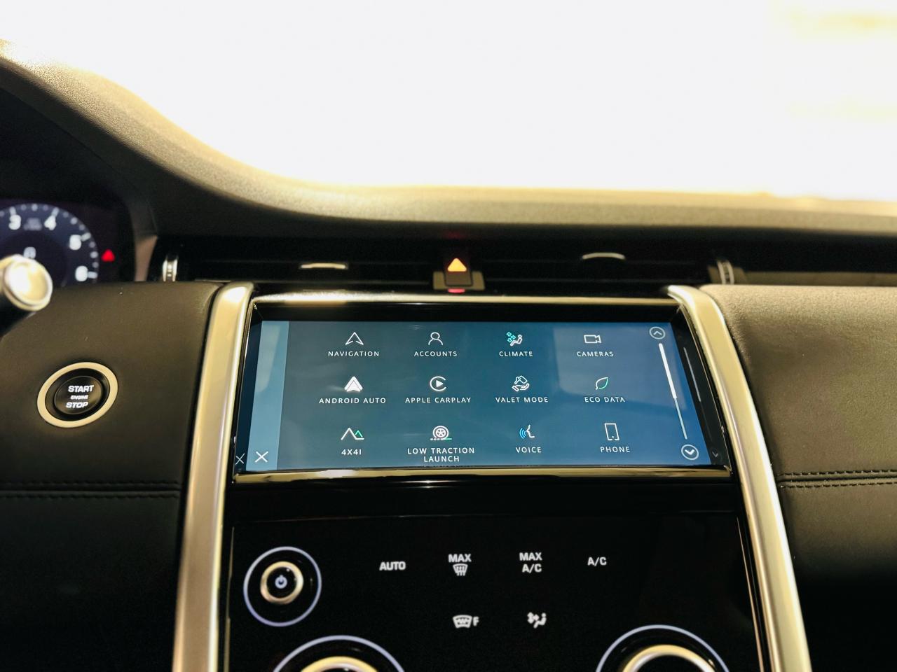 2022 Land Rover Discovery Sport SE - Photo #16