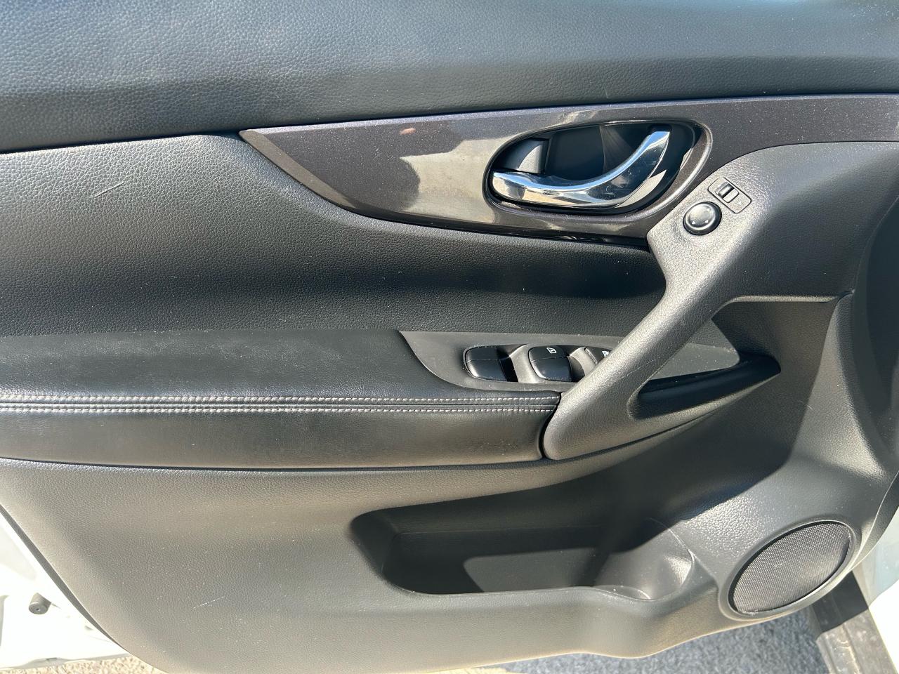 2020 Nissan Rogue S - Photo #6
