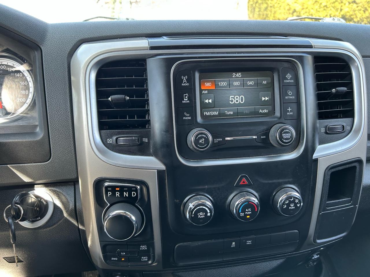 2014 RAM 1500 SLT - Photo #12