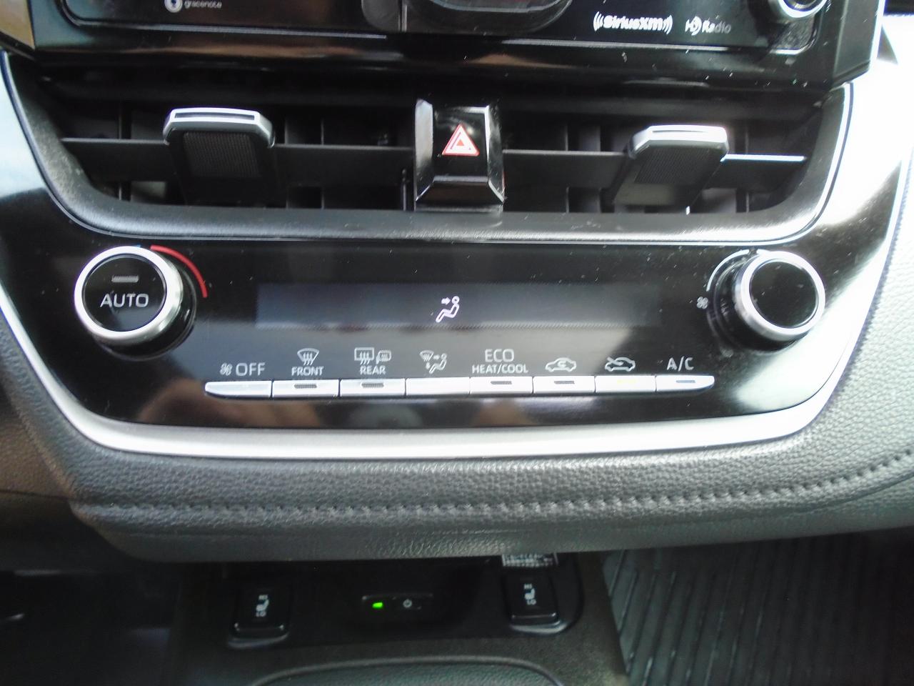 2020 Toyota Corolla XSE / LOADED / NAVI /REAR CAM / KEYLESS/ LEATHER / - Photo #18