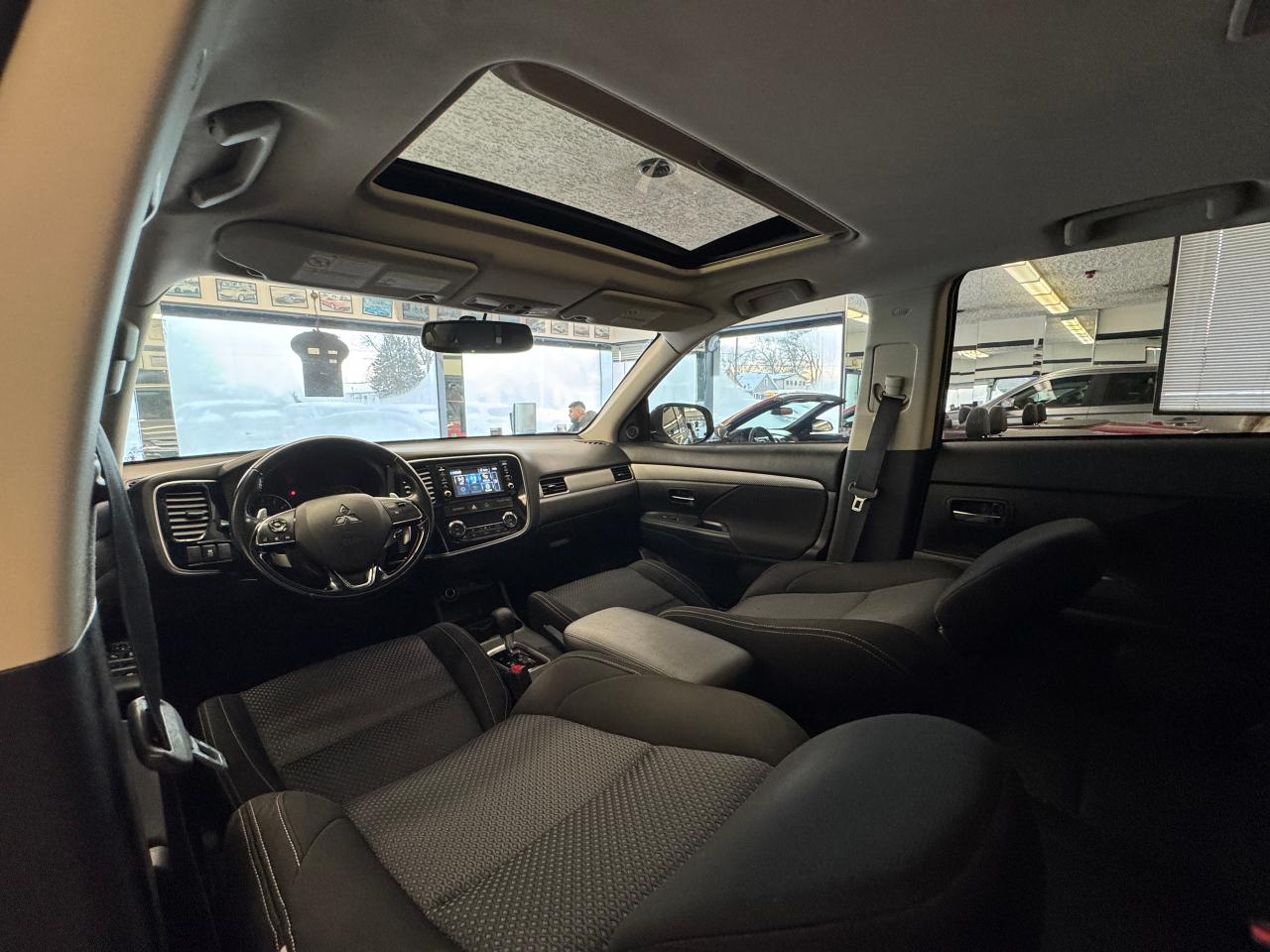 2016 Mitsubishi Outlander EX AWD V6 7 Passenger+sunroof+New Brakes+Tires - Photo #3