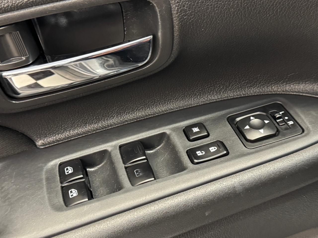 2016 Mitsubishi Outlander EX AWD V6 7 Passenger+sunroof+New Brakes+Tires - Photo #46