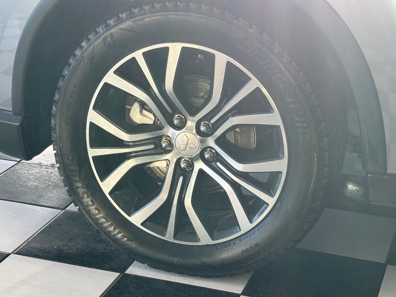 2016 Mitsubishi Outlander EX AWD V6 7 Passenger+sunroof+New Brakes+Tires - Photo #49