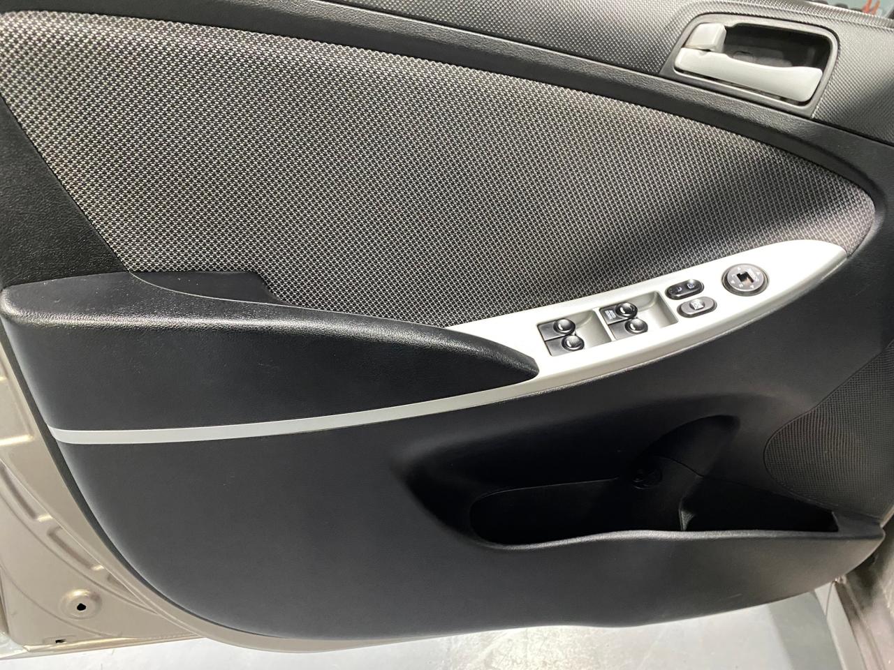 2013 Hyundai Accent GL - Photo #11