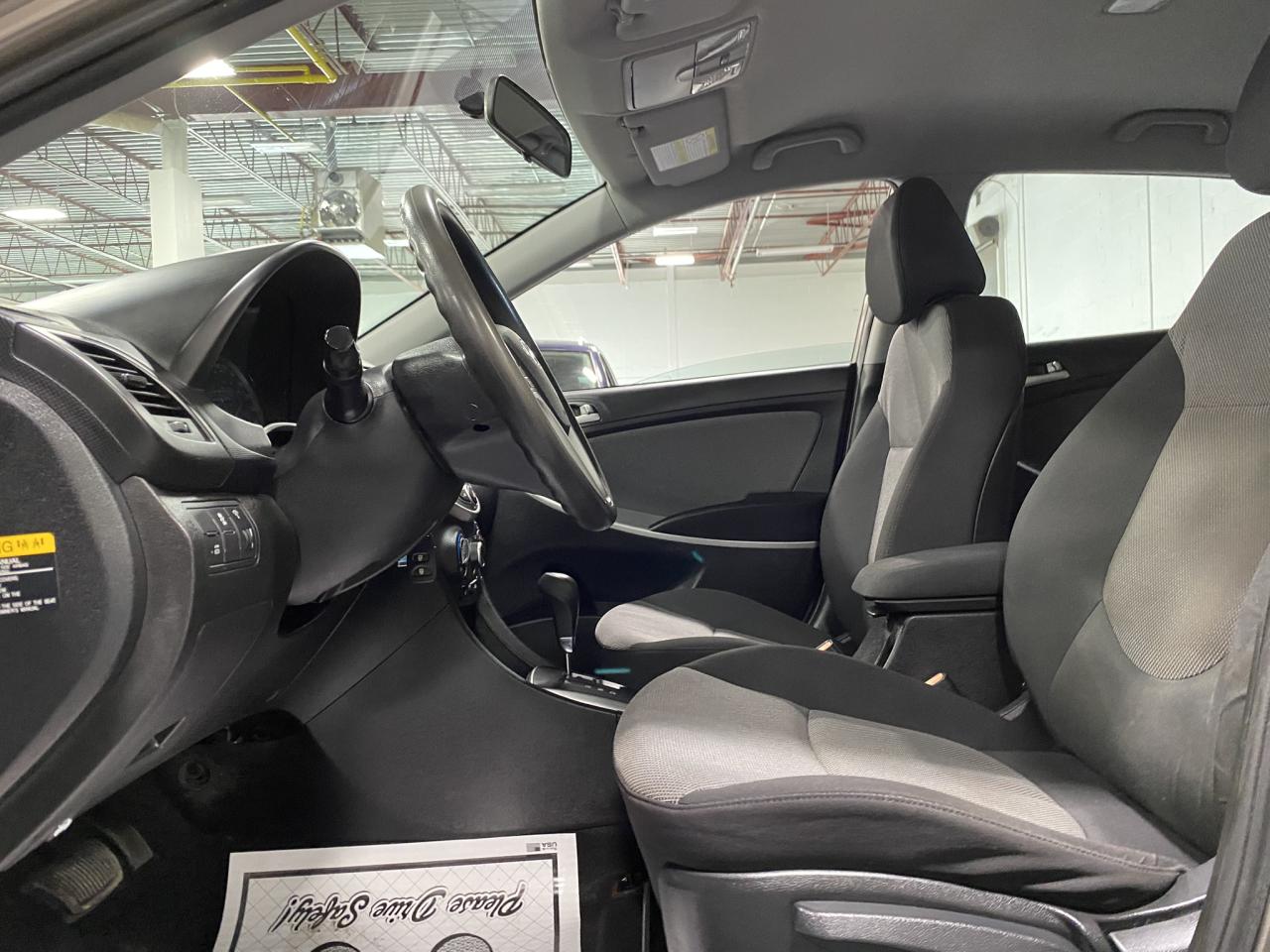 2013 Hyundai Accent GL - Photo #12