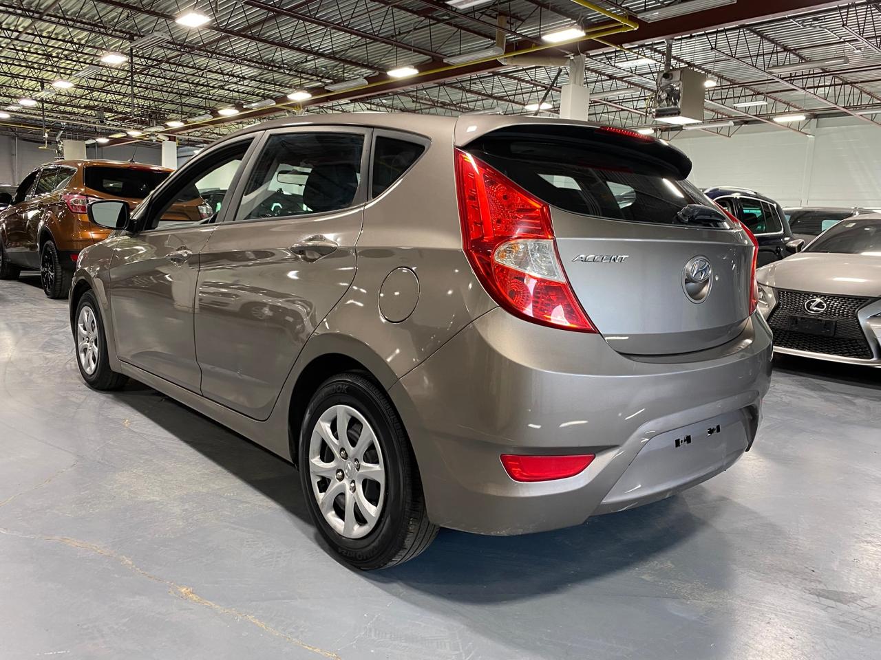 2013 Hyundai Accent GL - Photo #3
