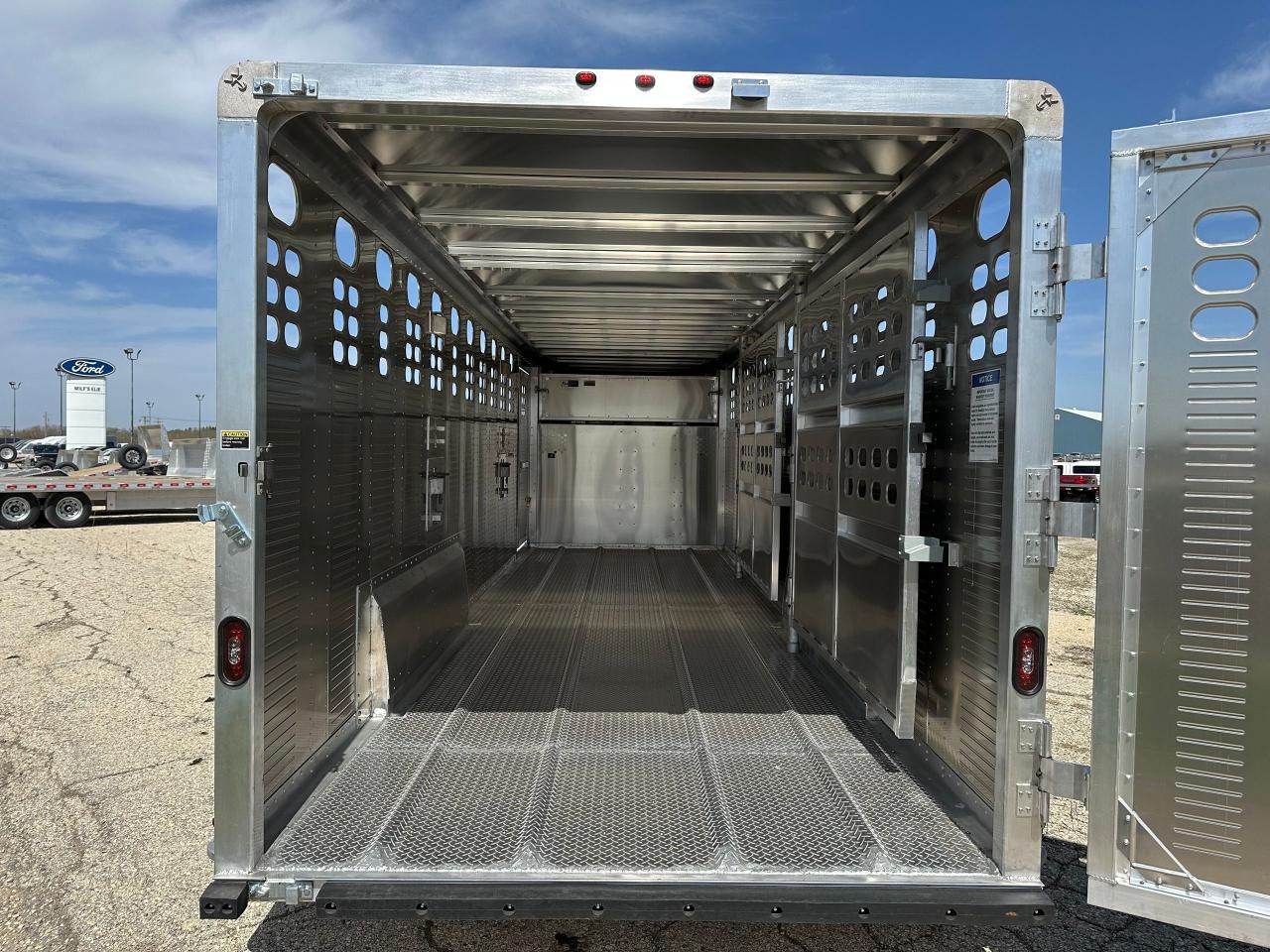 2025 Wilson Trailer 24' Wilson Ranch Hand Photo5