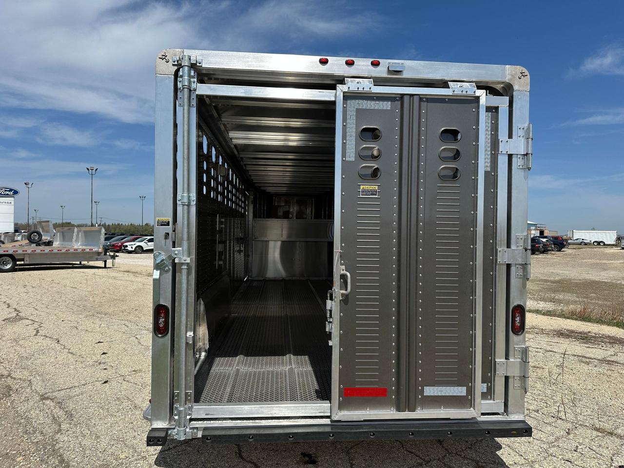 2025 Wilson Trailer 24' Wilson Ranch Hand Photo5