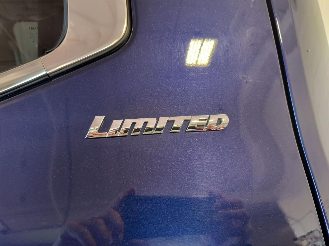 2022 Toyota Tundra Limited  4x4 Photo