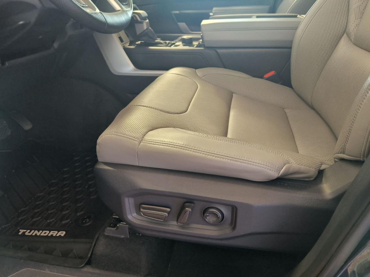 2022 Toyota Tundra Limited  4x4 Photo
