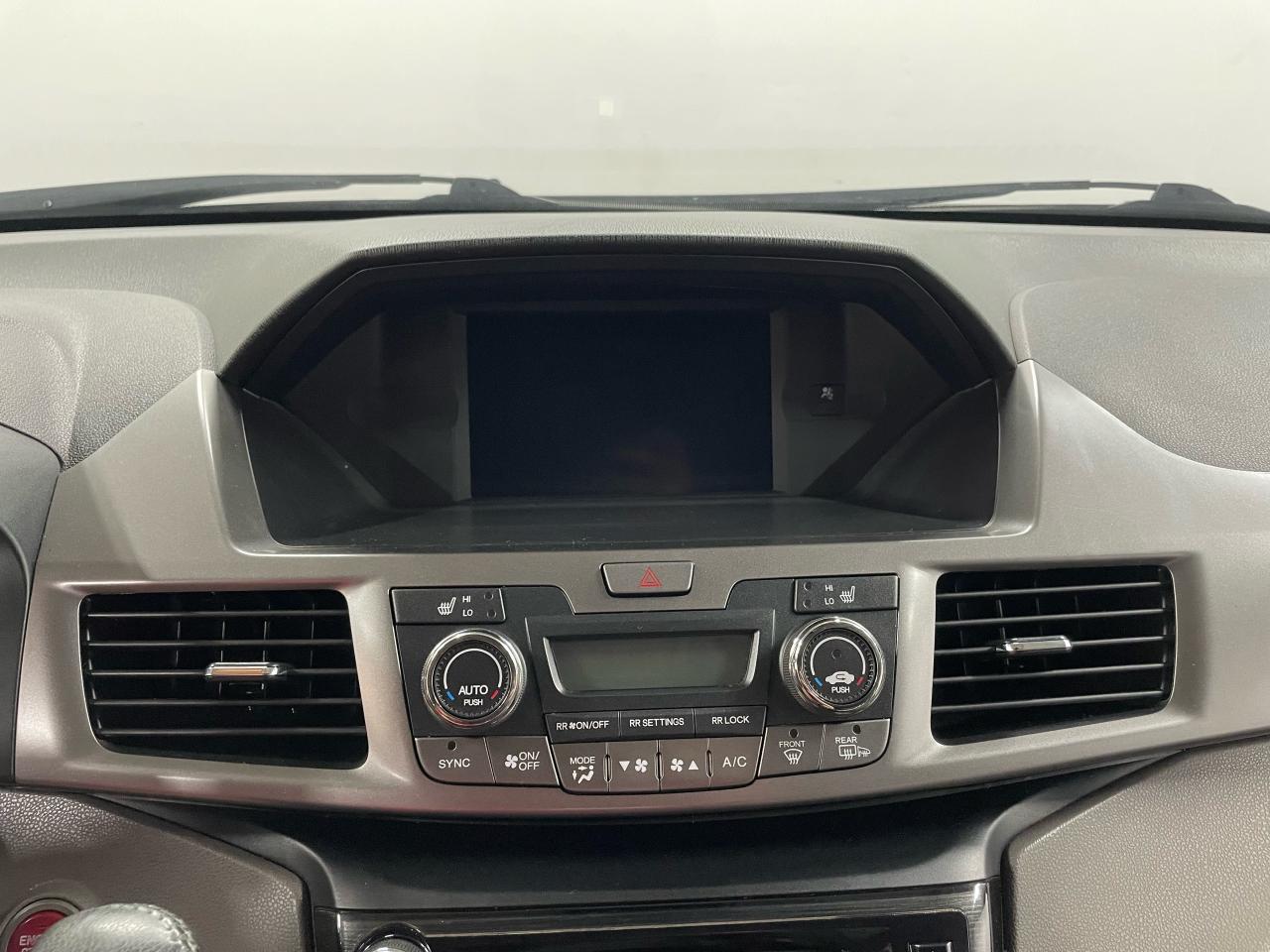 2015 Honda Odyssey Touring w/RES & Navi Photo38