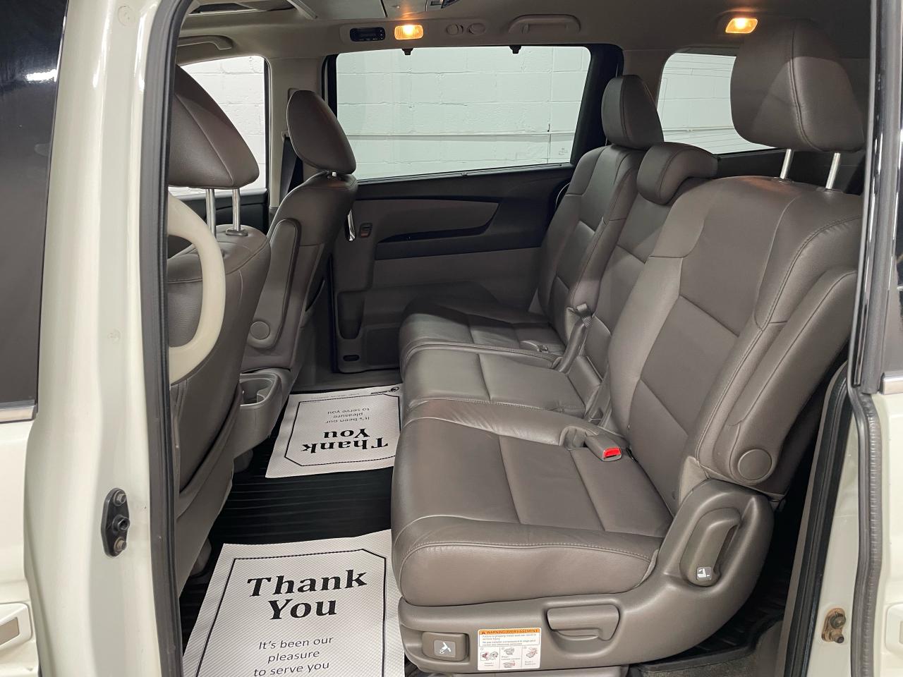 2015 Honda Odyssey Touring w/RES & Navi Photo28