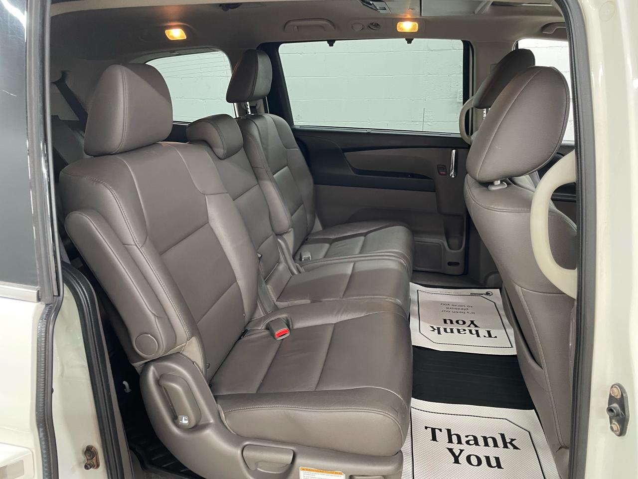 2015 Honda Odyssey Touring w/RES & Navi Photo30