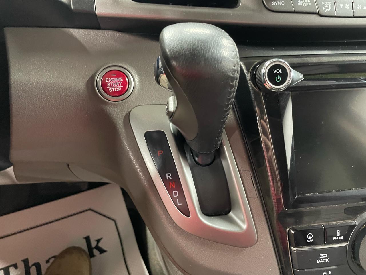 2015 Honda Odyssey Touring w/RES & Navi Photo39