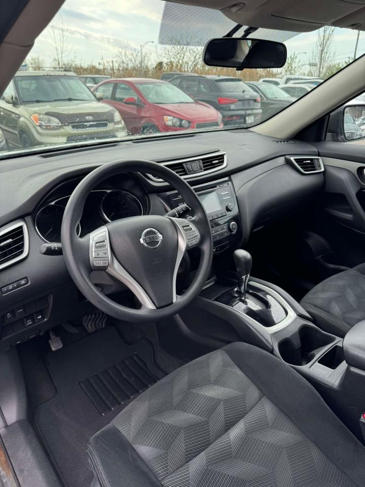 2014 Nissan Rogue S - Photo #6