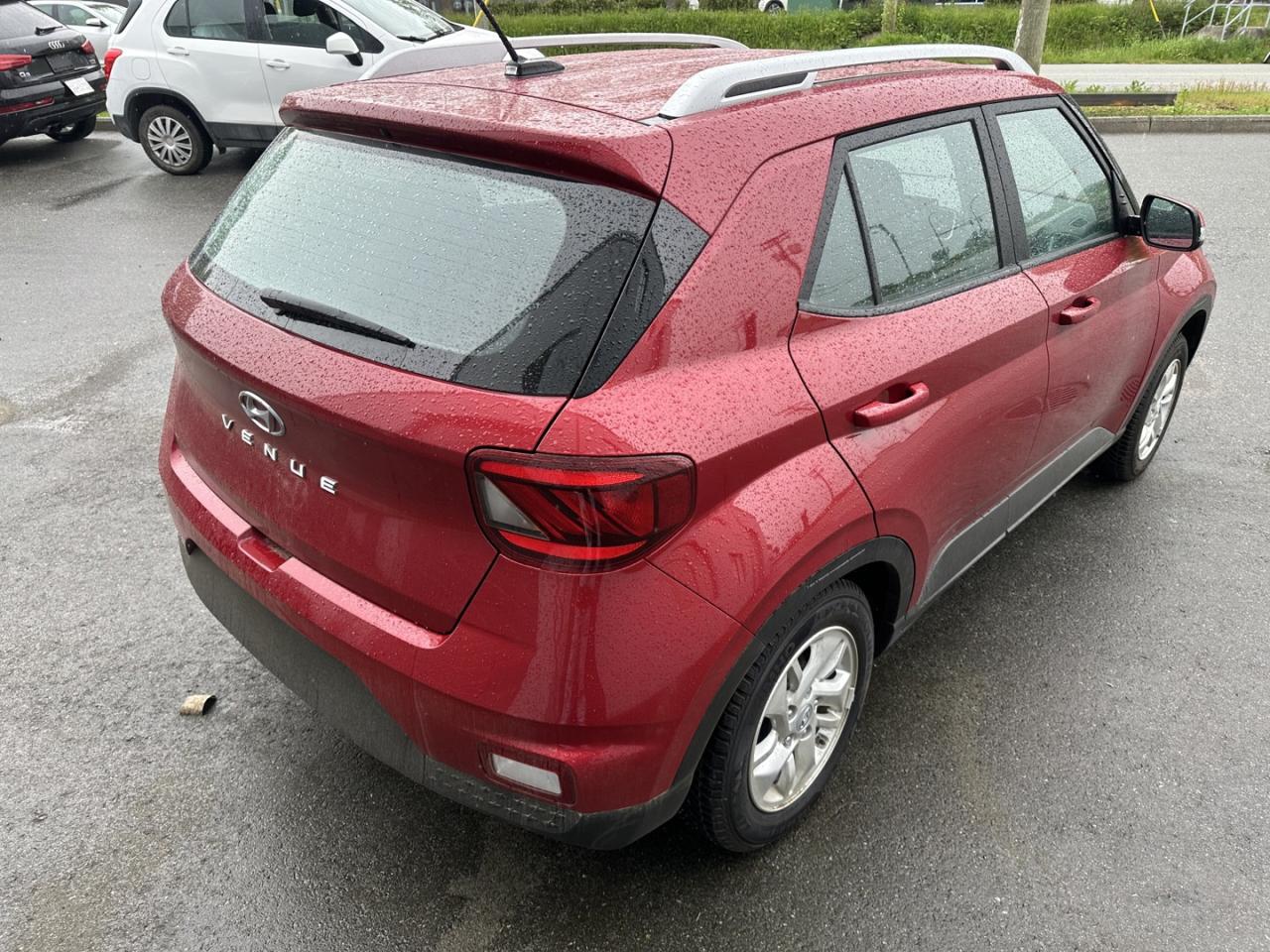 2023 Hyundai Venue Preferred Accident Free clean title - Photo #7