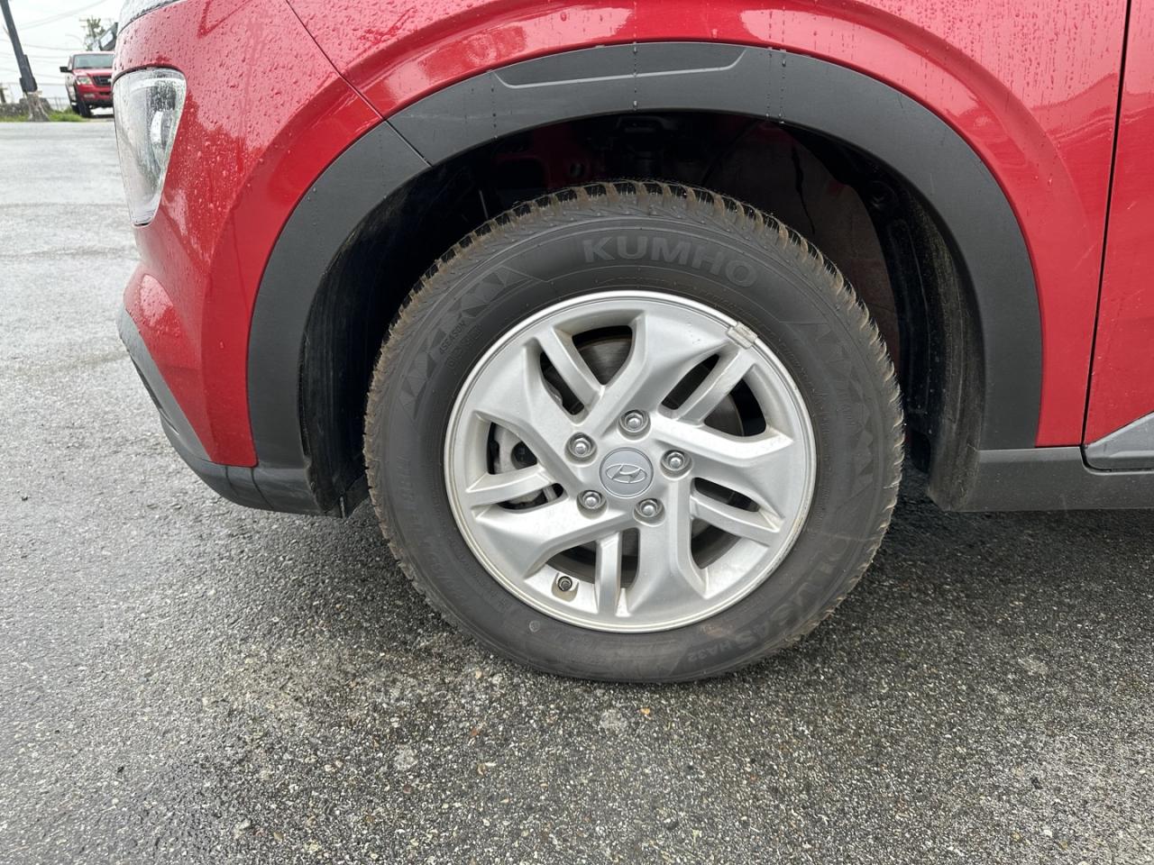 2023 Hyundai Venue Preferred Accident Free clean title - Photo #10