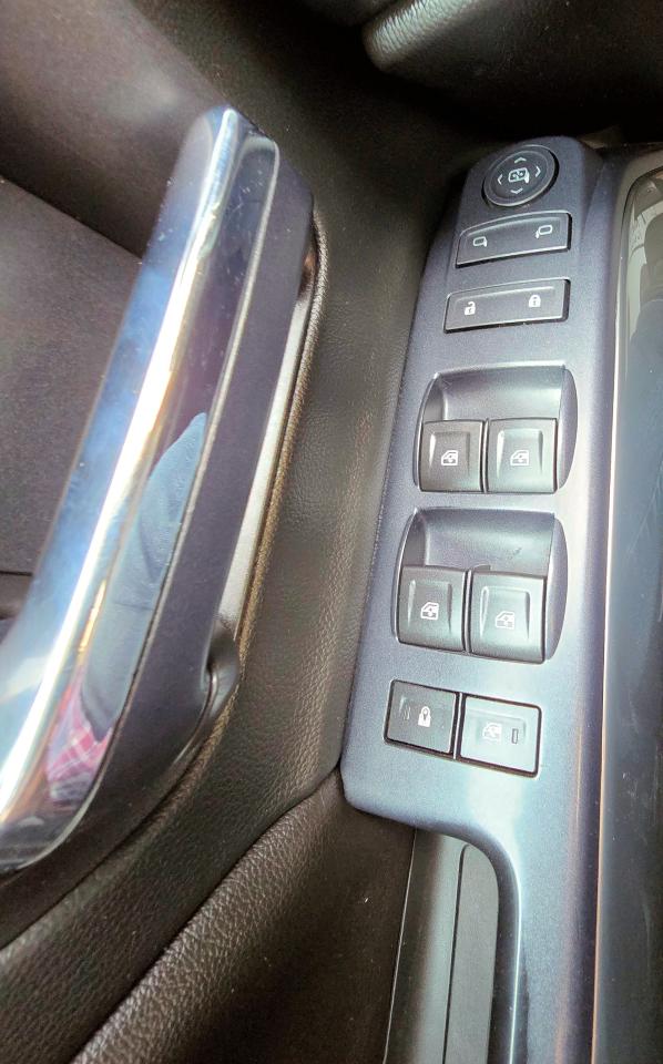 2016 Chevrolet Silverado 1500 LT / Crew Cab/ Heated Seats - Photo #12