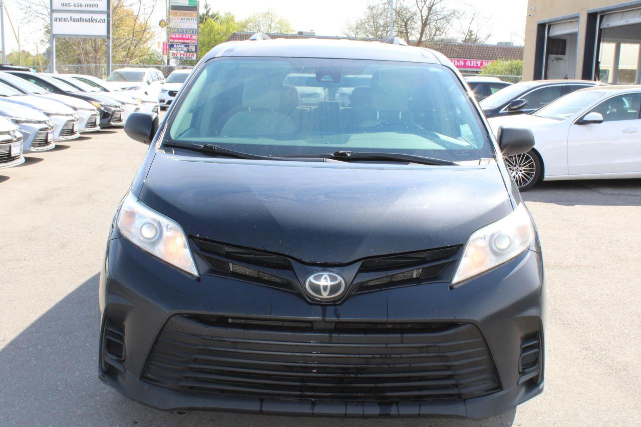 2019 Toyota Sienna LE - Photo #2