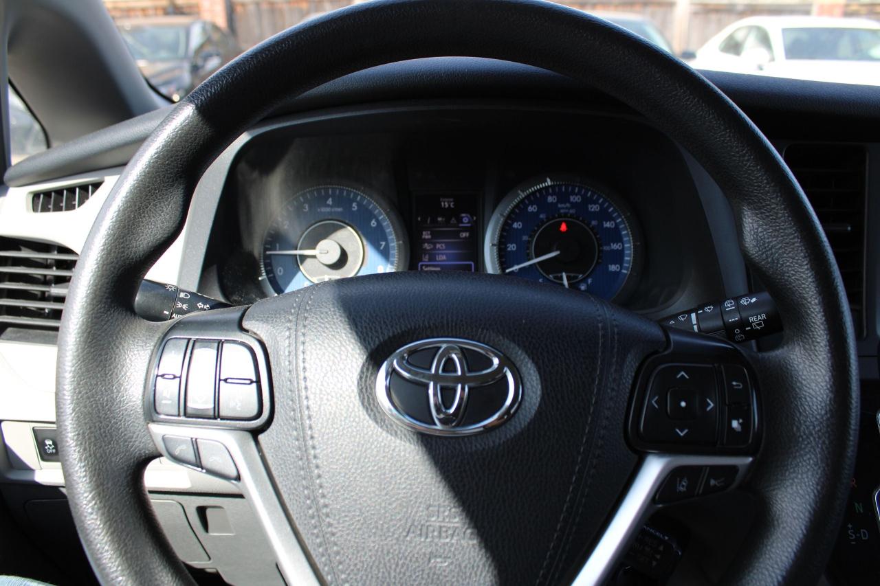 2019 Toyota Sienna LE - Photo #16