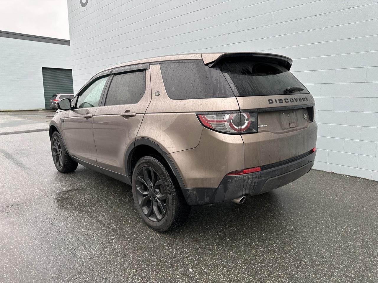 2016 Land Rover Discovery Sport HSE Photo