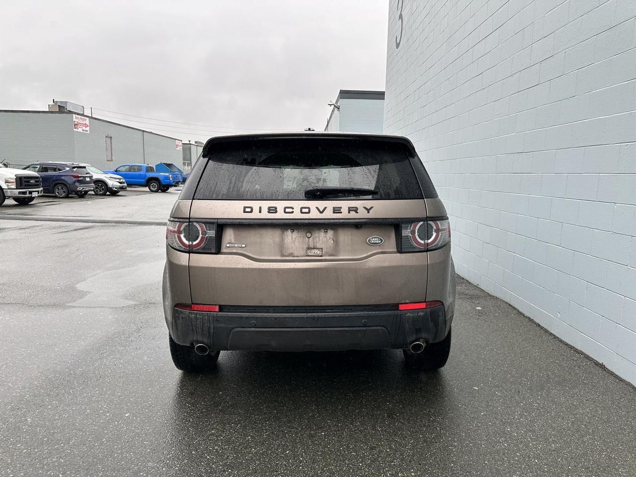 2016 Land Rover Discovery Sport HSE Photo4