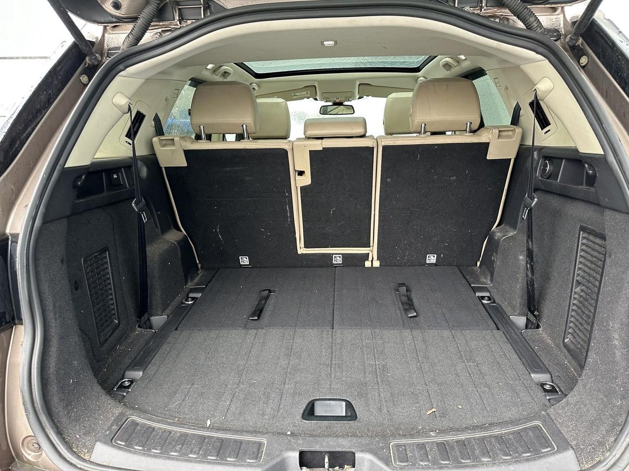 2016 Land Rover Discovery Sport HSE Photo