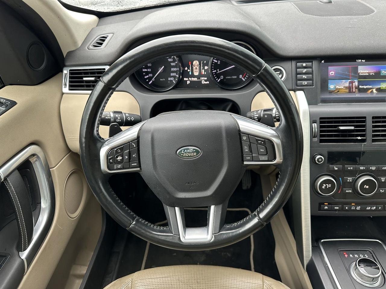 2016 Land Rover Discovery Sport HSE Photo