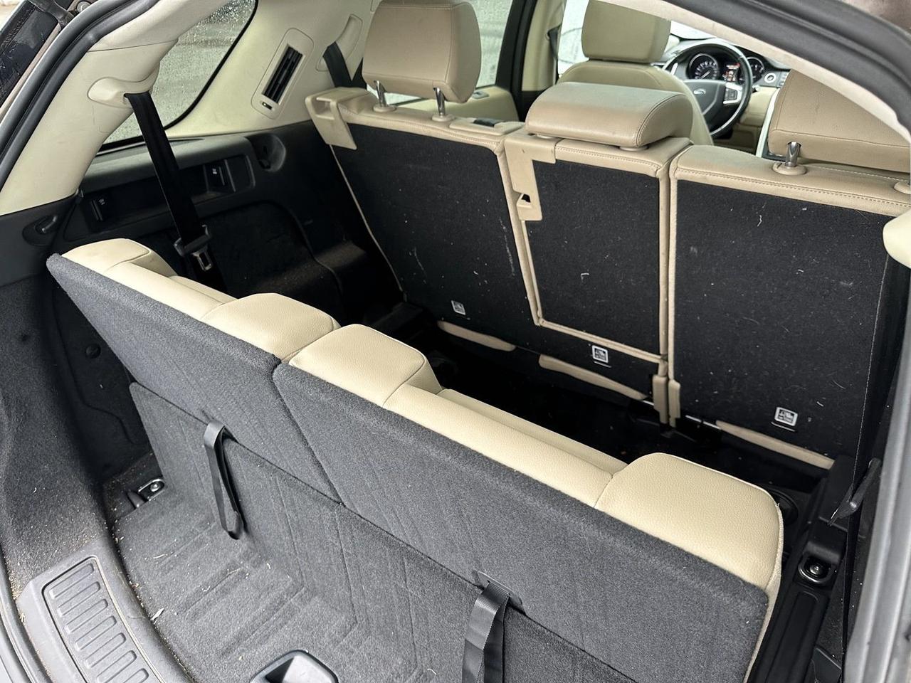 2016 Land Rover Discovery Sport HSE Photo