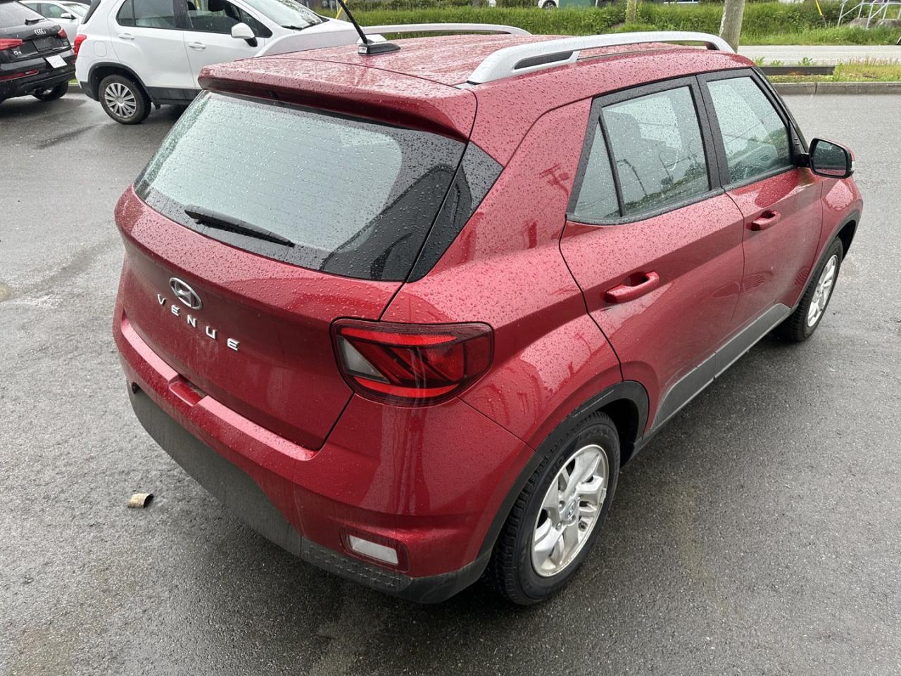 2023 Hyundai Venue Preferred Accident Free clean title - Photo #7