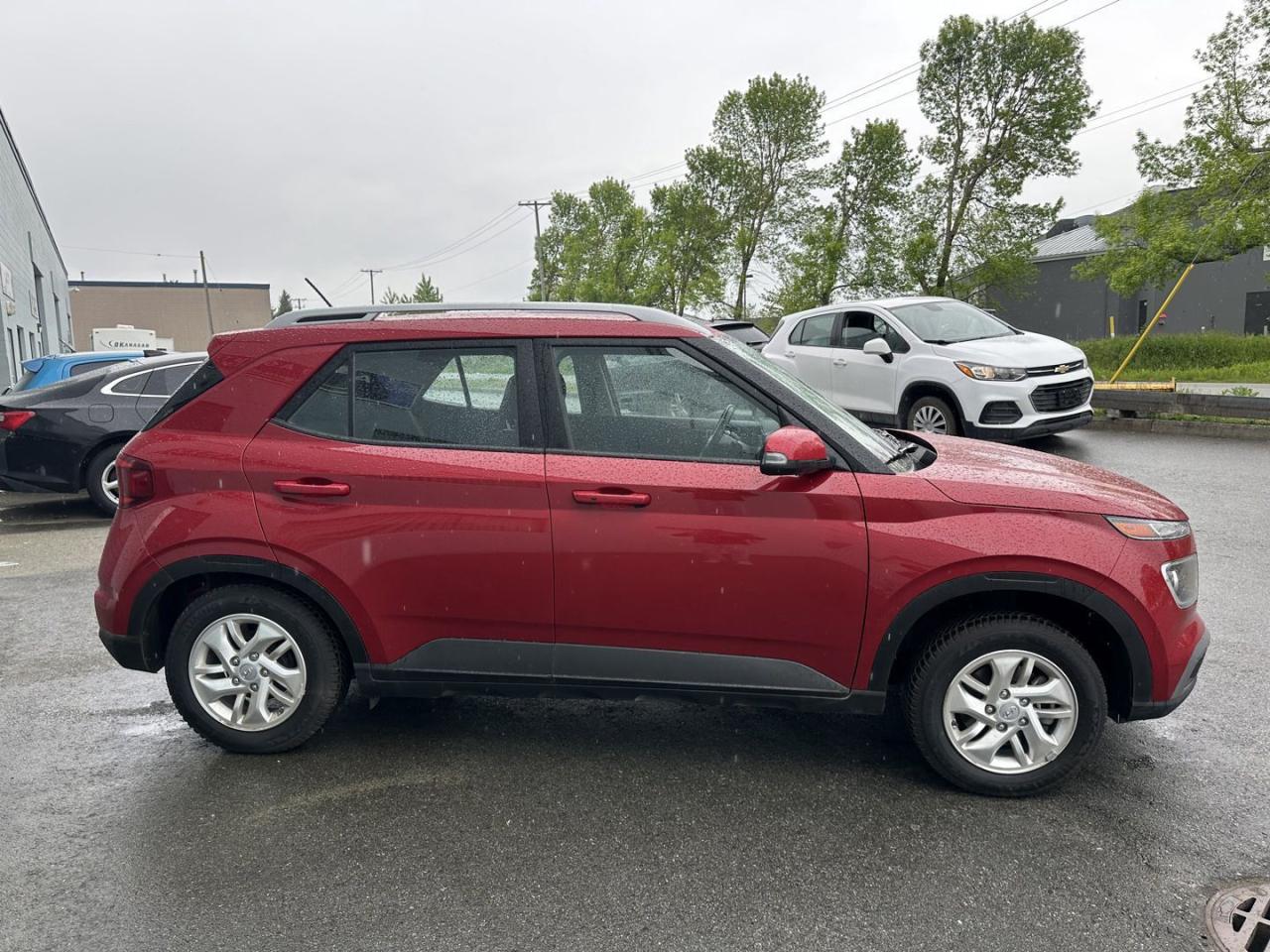 2023 Hyundai Venue Preferred Accident Free clean title - Photo #6