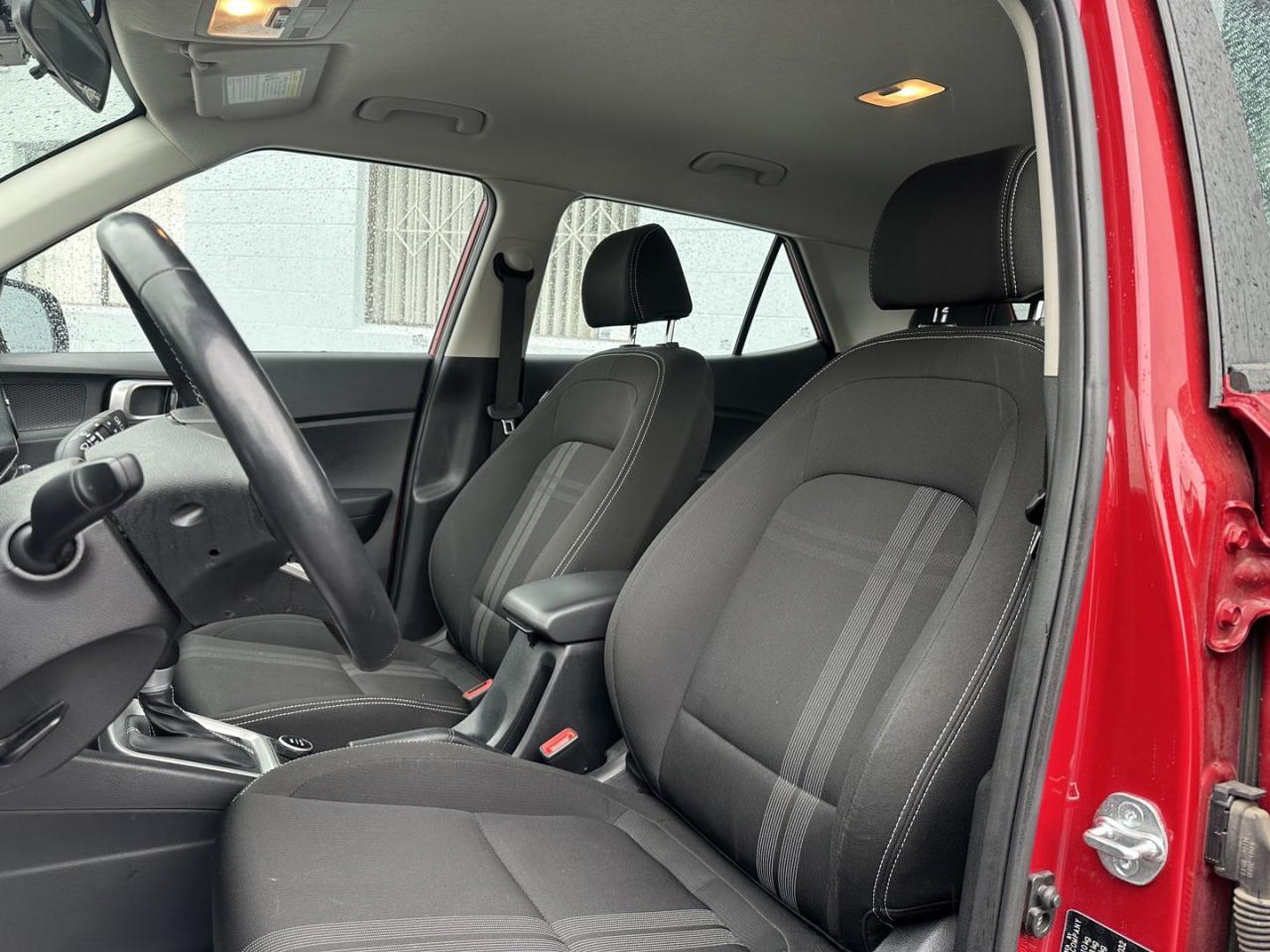 2023 Hyundai Venue Preferred Accident Free clean title - Photo #13