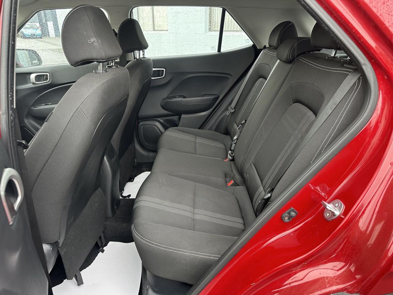2023 Hyundai Venue Preferred Accident Free clean title - Photo #14