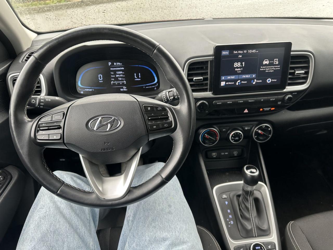 2023 Hyundai Venue Preferred Accident Free clean title - Photo #15